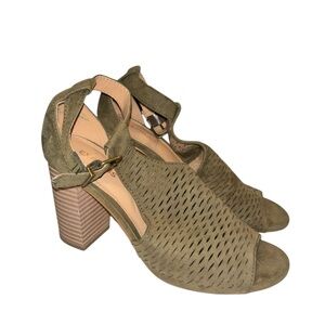 Women’s Express Green Preforated Peep Toe Block Heels - Size 7